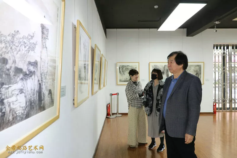 “畅神——李旭飞山水画作品展”在天津崇德美术馆开幕