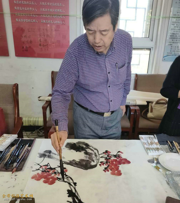 陈元龙在创作.jpg