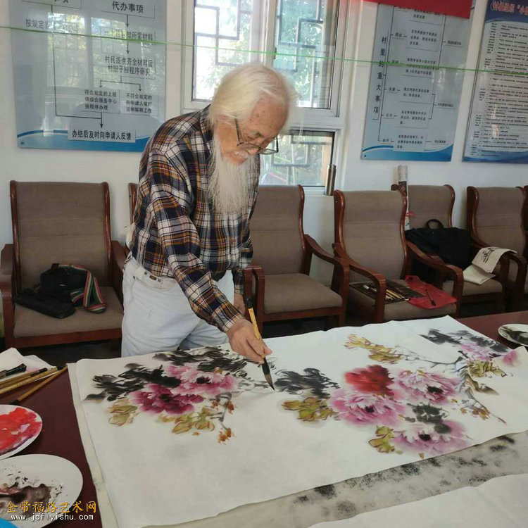 李庆增在创作.jpg