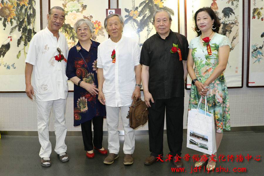 马杰,姬俊尧,李宗儒,王霭馨等在画展现场