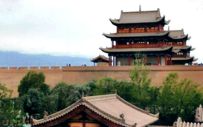 4+嘉峪关长城.jpg