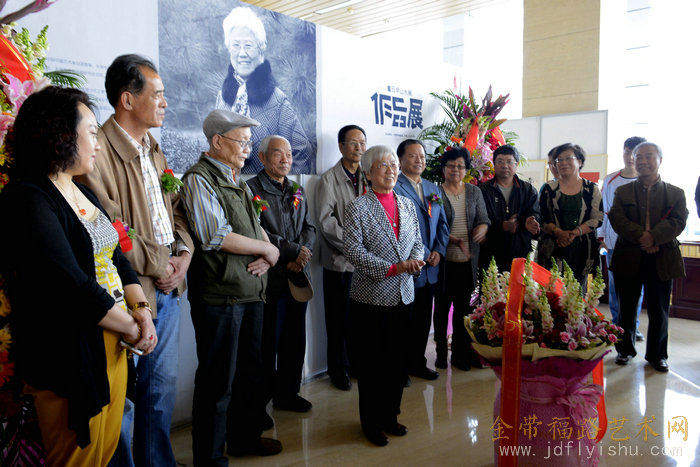 2015年董云华山水画个展在今晚大厦开幕.jpg
