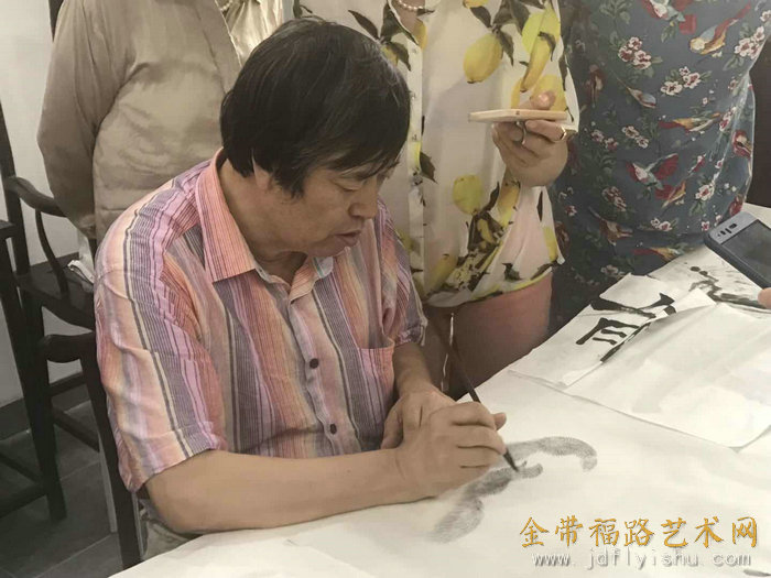 陈元龙教授现场示范.JPG