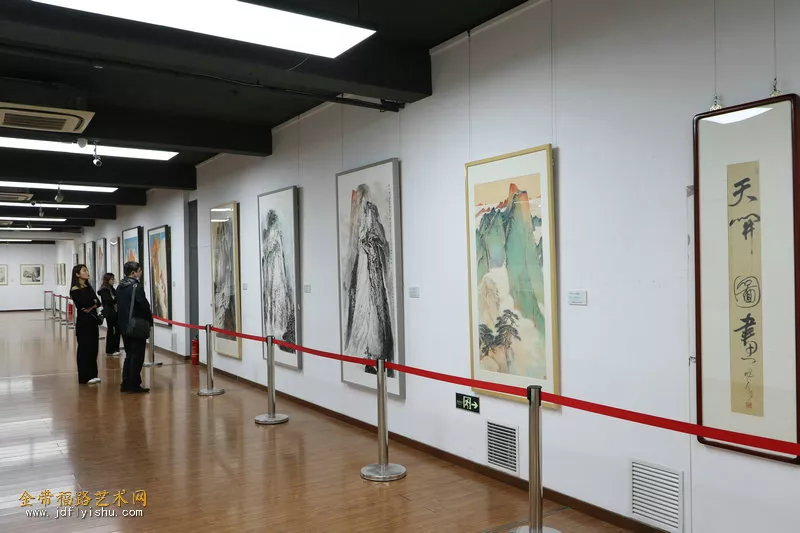 “畅神——李旭飞山水画作品展”在天津崇德美术馆开幕