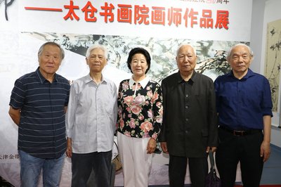 2019年 拍摄 左起：姬俊尧、朱欣根、曹秀荣、焦俊华、纪振民。.jpg