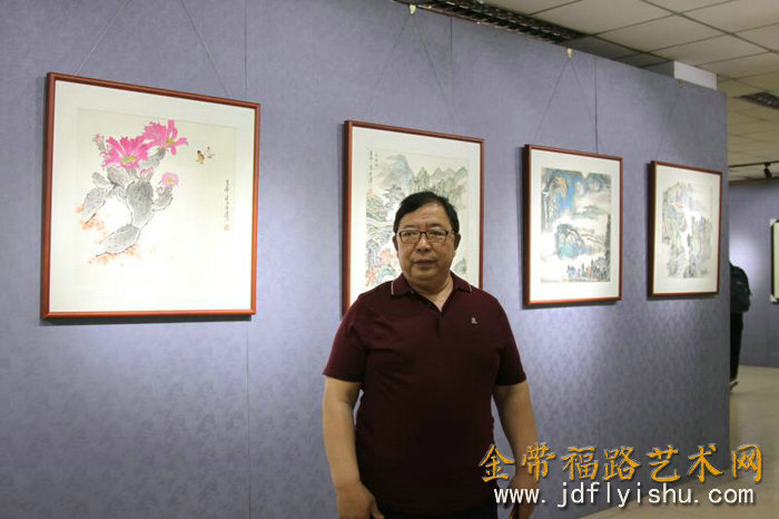 参展画家李伟(天津)