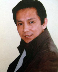 何家英