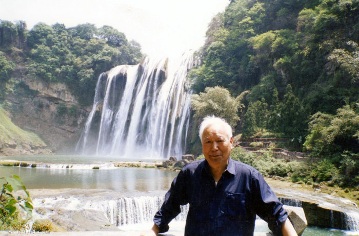 黄果树瀑布写生.jpg