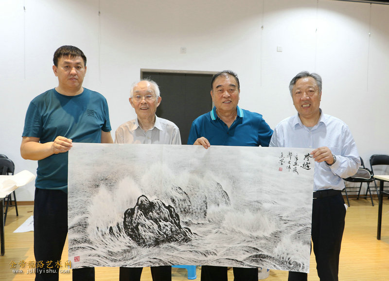 华兴新锐通信集团携手天津海天书画院在津举办京津冀文化交流活动