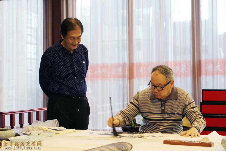 知方书画院院长,著名书法家张长勇,副院长程骞,张晋,张葆东,秘书长许