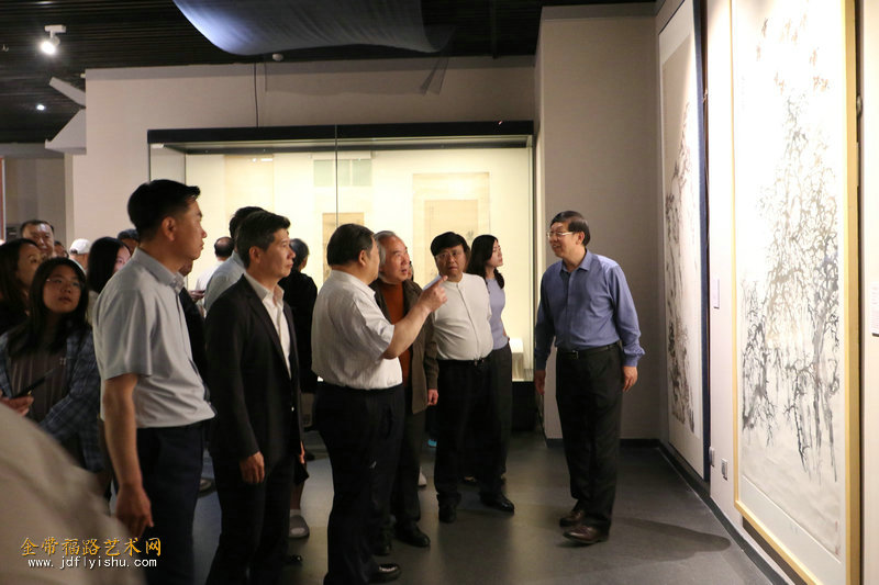 “丹青盛世——中国近现代暨当代名家书画作品展”国际博物馆日美育体验活动在天津国家海洋博物馆开幕 - 金带福路艺术网-打造艺术发展新名片 官网