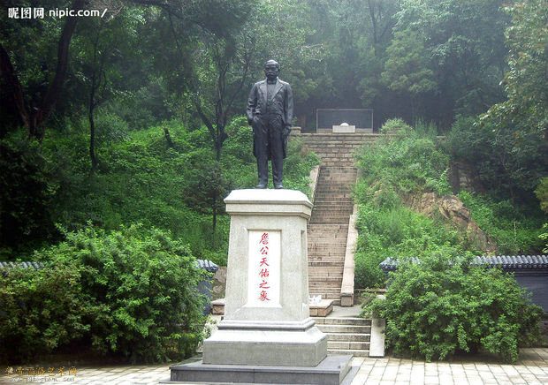 18 青龙桥詹天佑铜像.jpg